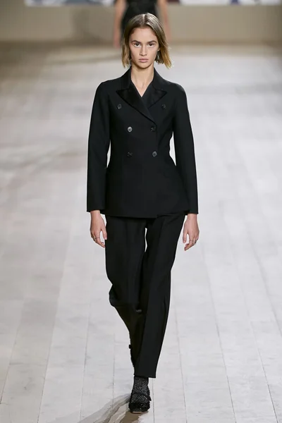 Look 13